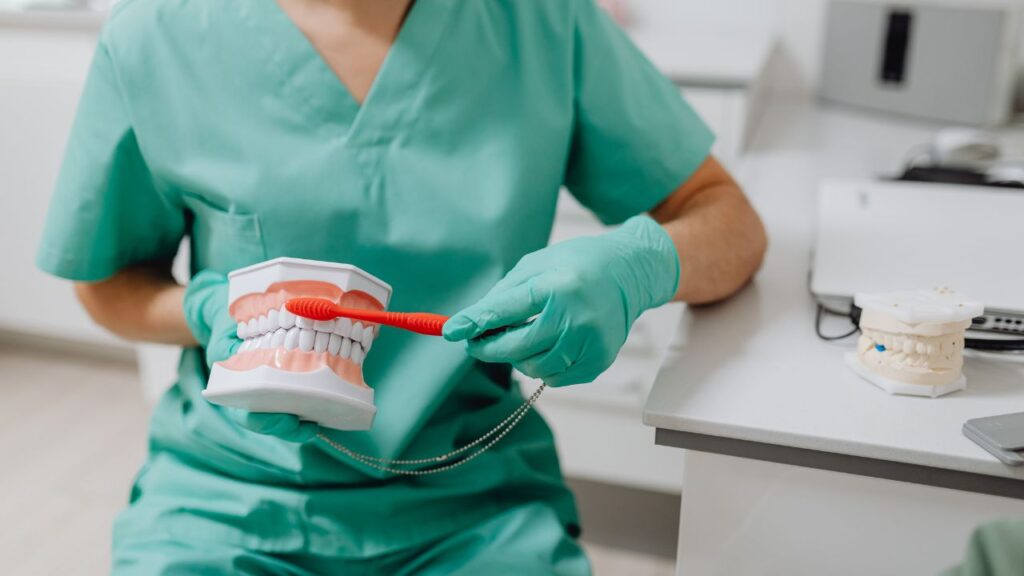 Los implantes dentales como base funcional y estética de la salud dental en Almonte 1 implantes dentales